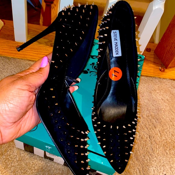 Spike Stilettos Beand New Size 11 Steve Madden - Picture 1 of 5